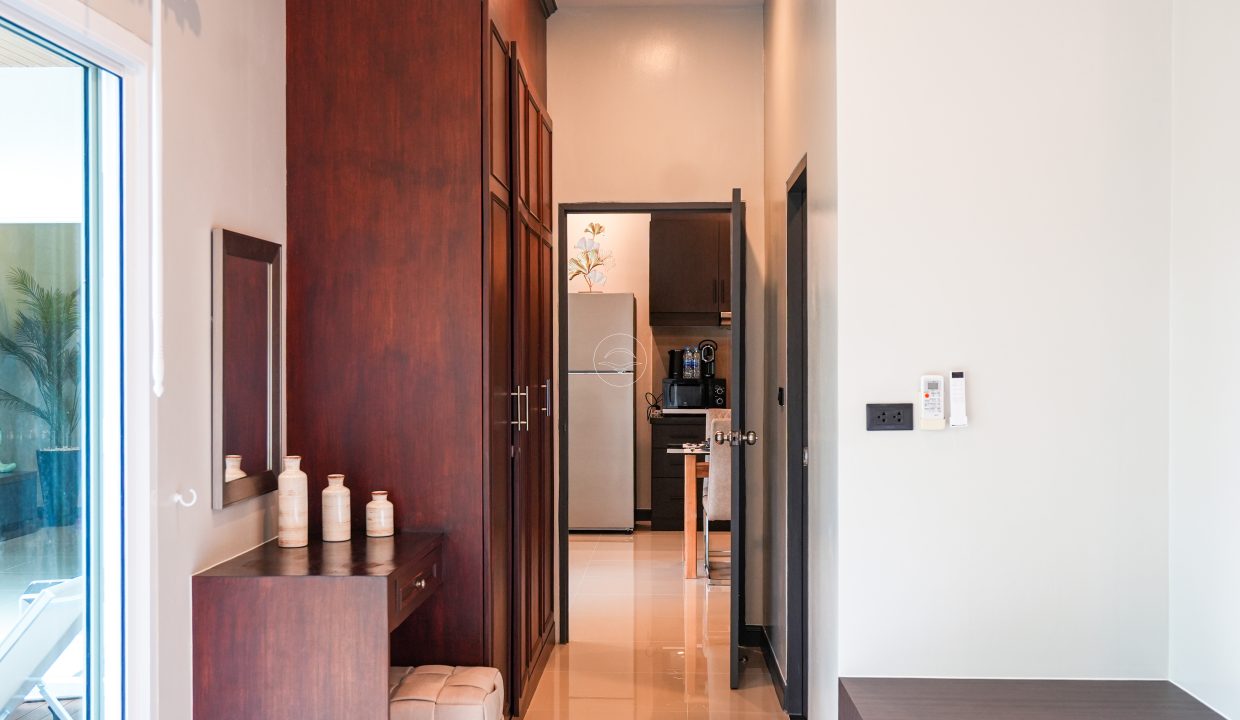 Diadem Lake_N203_44
