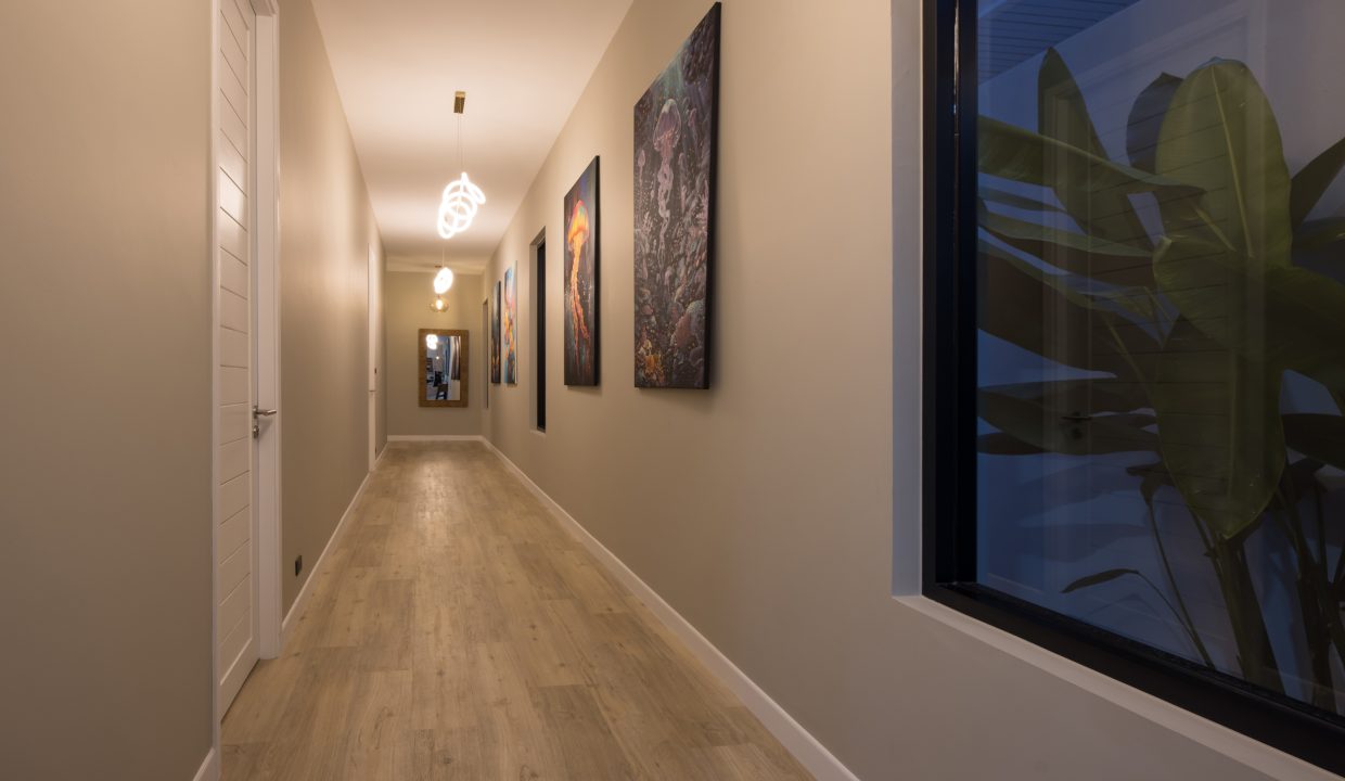 Night Hallway villa (2)